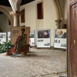 “Iguales bajo el sol”: una exposición que da voz a las personas con albinismo en África