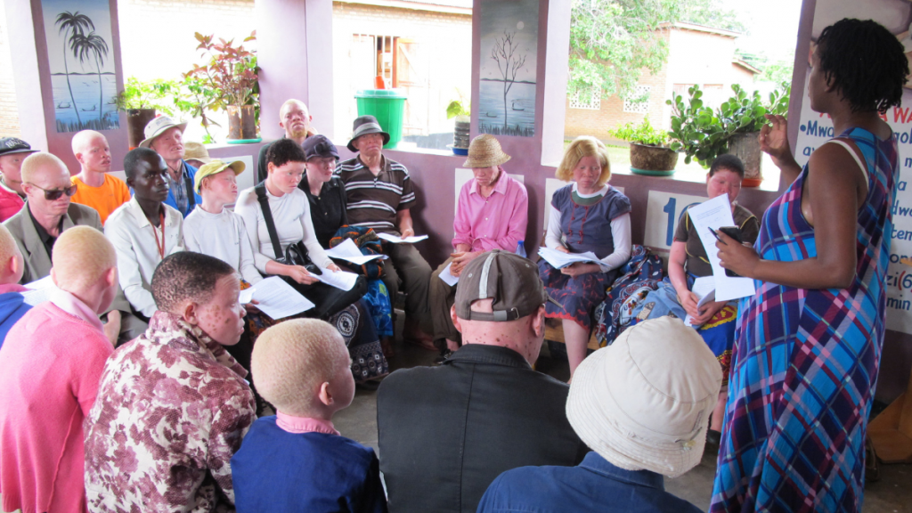 formacion personal sanitario albinismo uganda